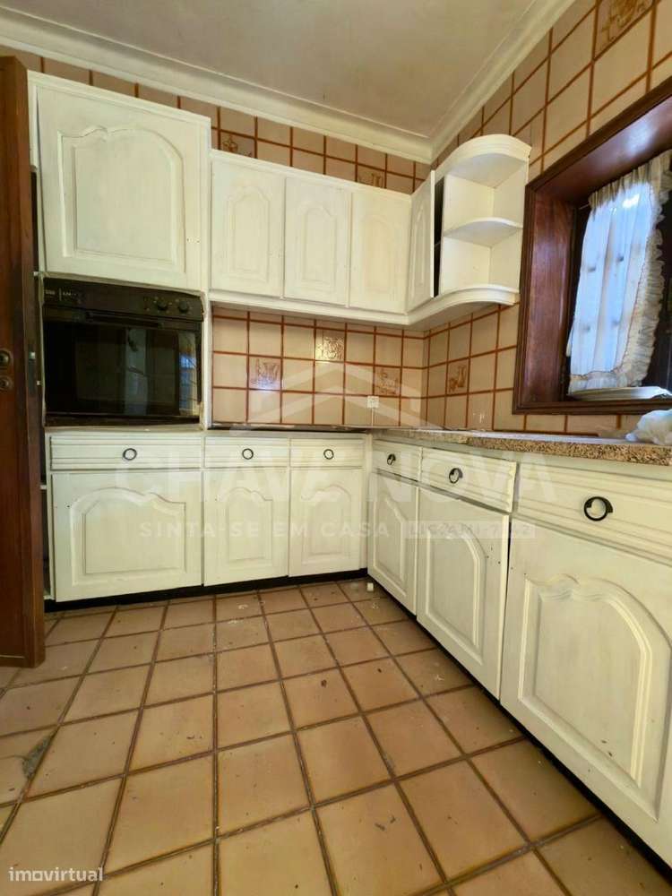 Moradia T4 para remodelar em Francelos, Vila Nova de Gaia-5