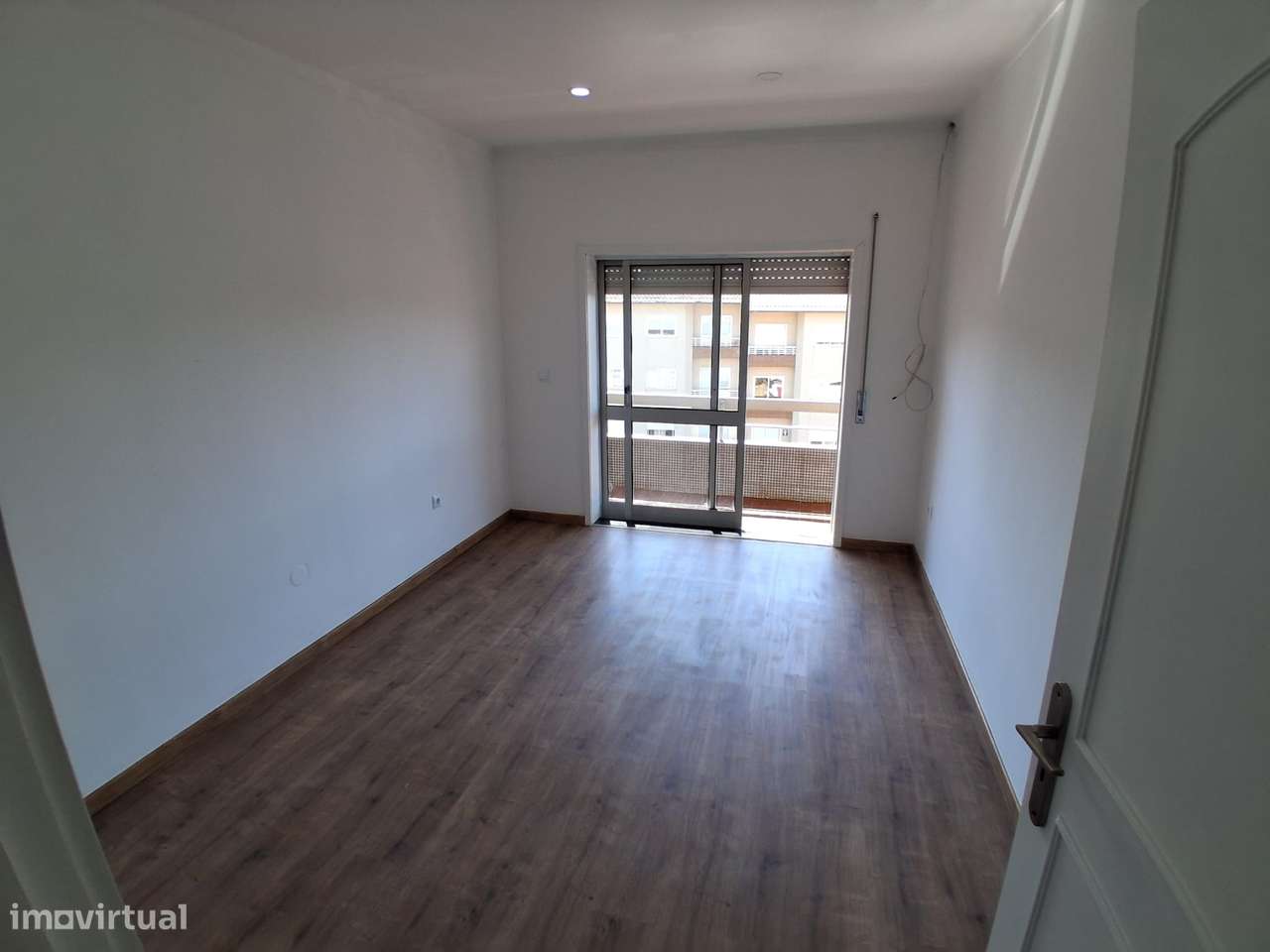 Apartamento T3 | Remodelado | Elevador | 3 Varandas | Lugar Garagem-24