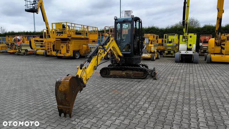 Yanmar Vio 25-4 - 11