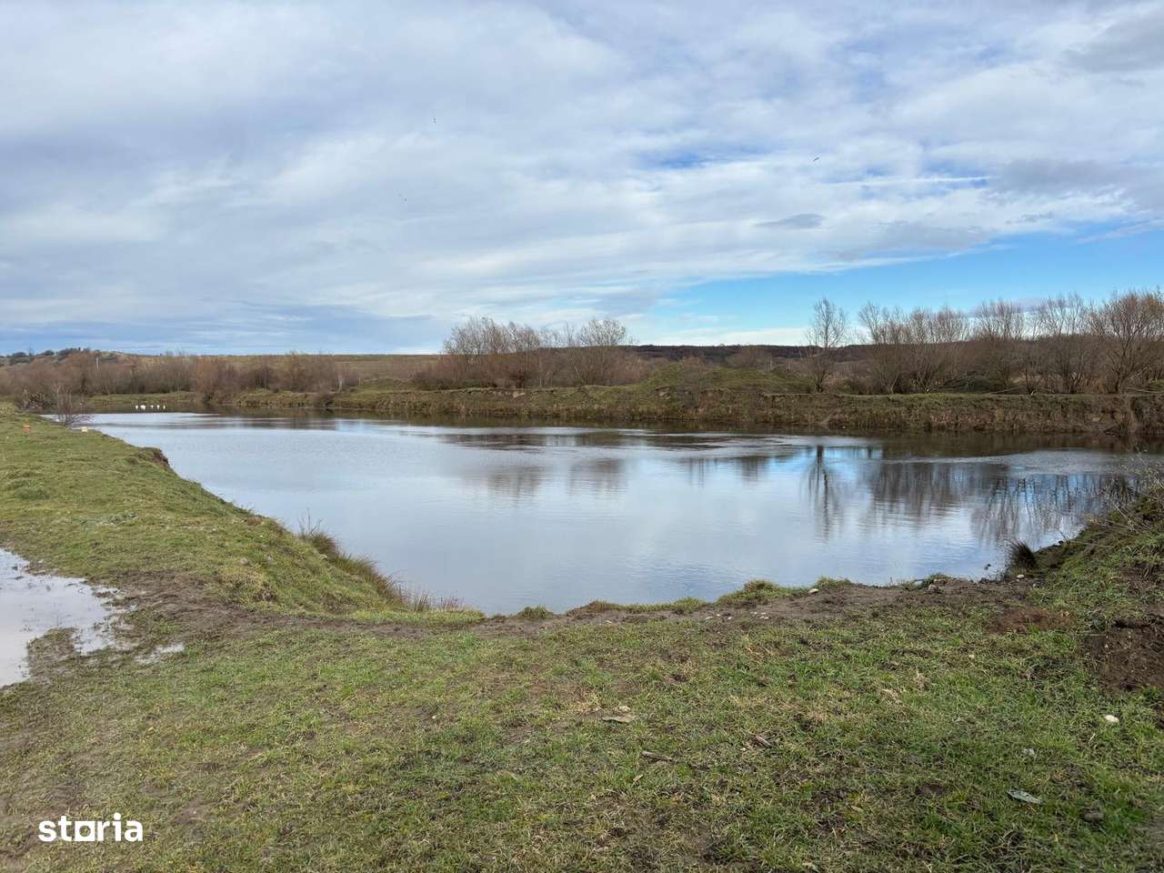 Teren extravilan 24.000 mp cu lac cu pesti zona Cristian-1