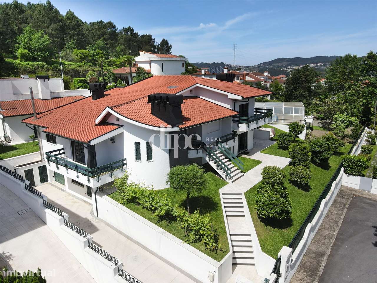 Fantástica moradia T5 com piscina, sauna e ginásio - Grande imagem: 5/22