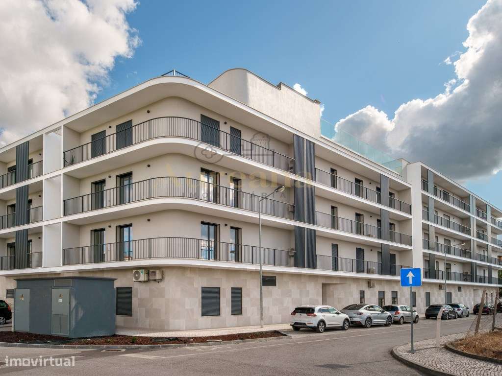 Apartamento T1 em empreendimento novo e de luxo com Piscina Privada...-0