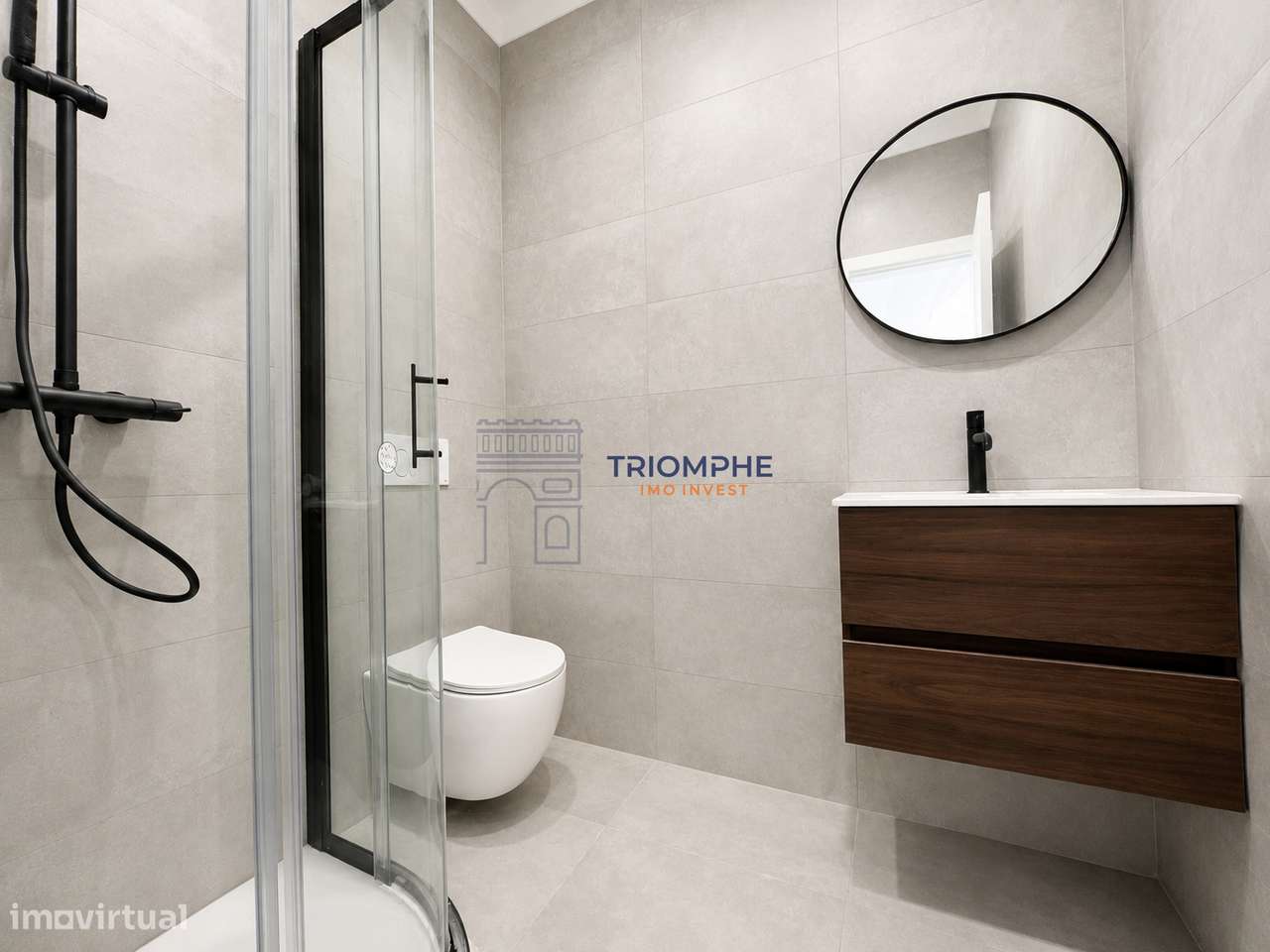 Apartamento T3 totalmente remodelado com duas varandas-11