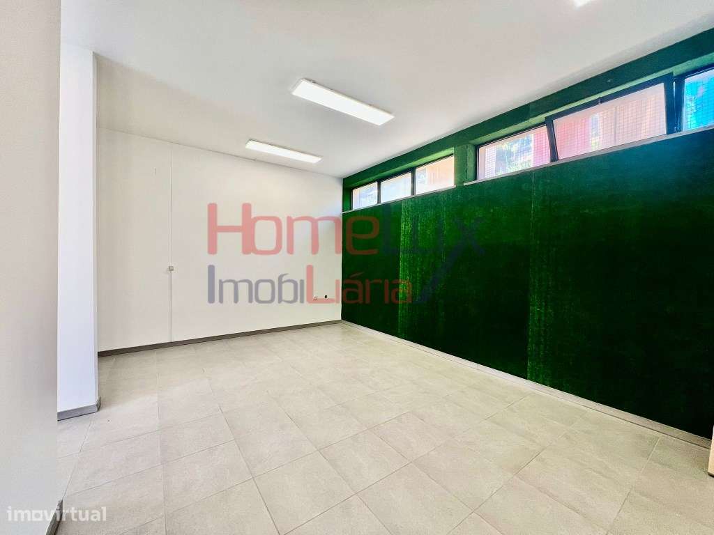 Loja Renovada em Mesão Frio - Grande imagem: 4/9