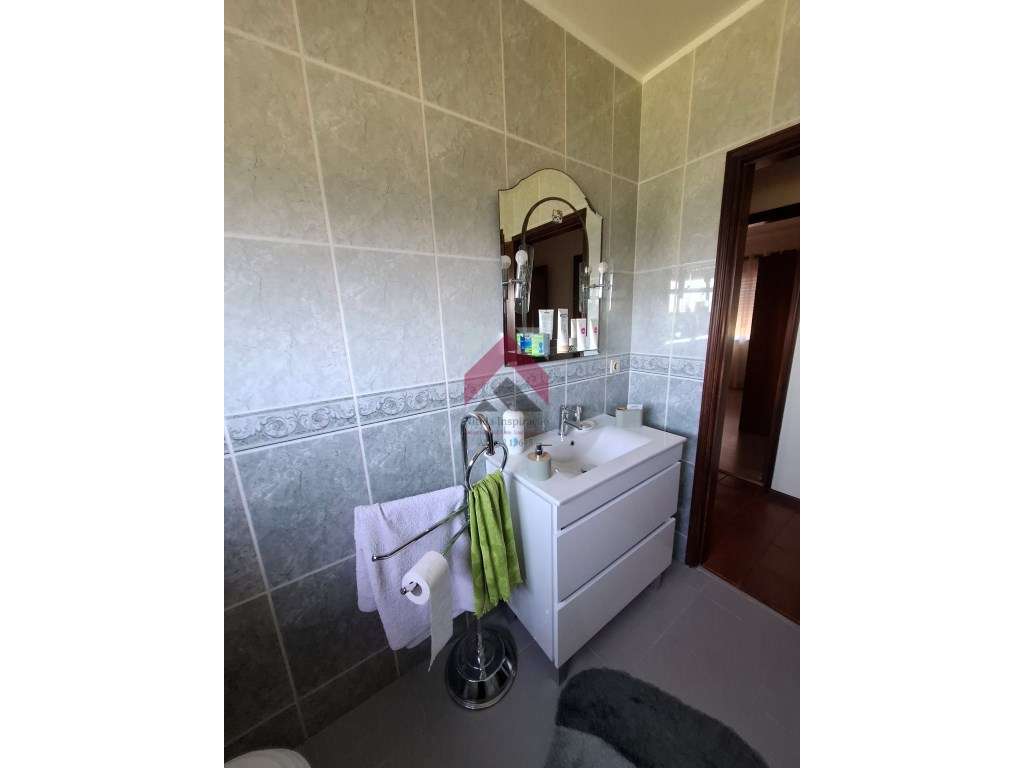 Moradia T3 Isolada na Costa do Valado-31