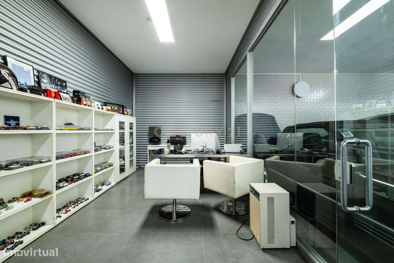 Armazém / Garagem renovada em Rio Tinto, próximo da Venda Nova, com 32 - Grande imagem: 4/10