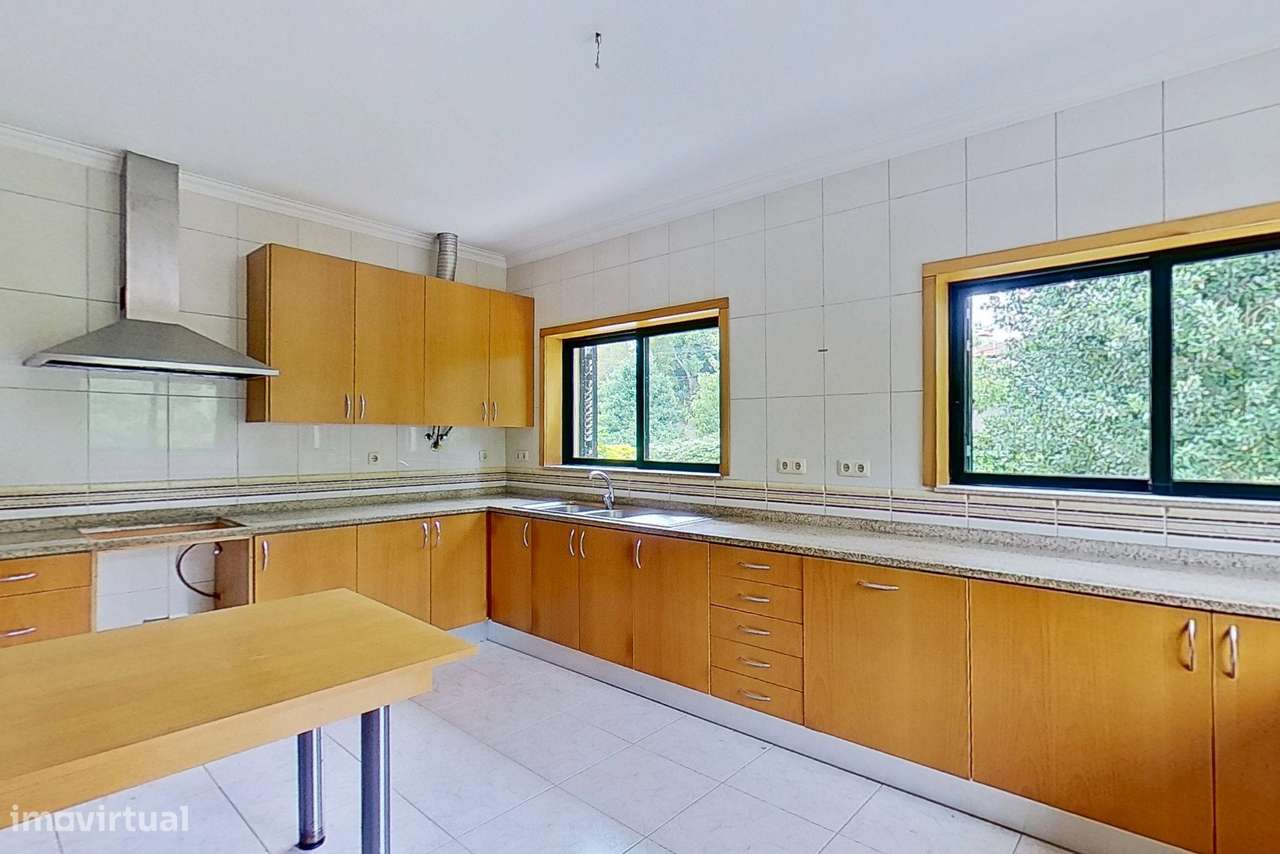 Moradia T4 Independente + T0 em Lago, Amares - Oportunidade Única!-10