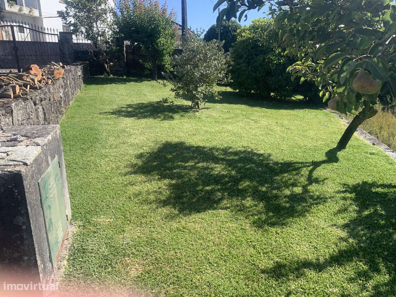 Vivenda com espigueiro e terreno circundante - Grande imagem: 4/12