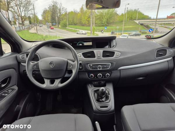 Renault Scenic 1.6 16V Expression - 8