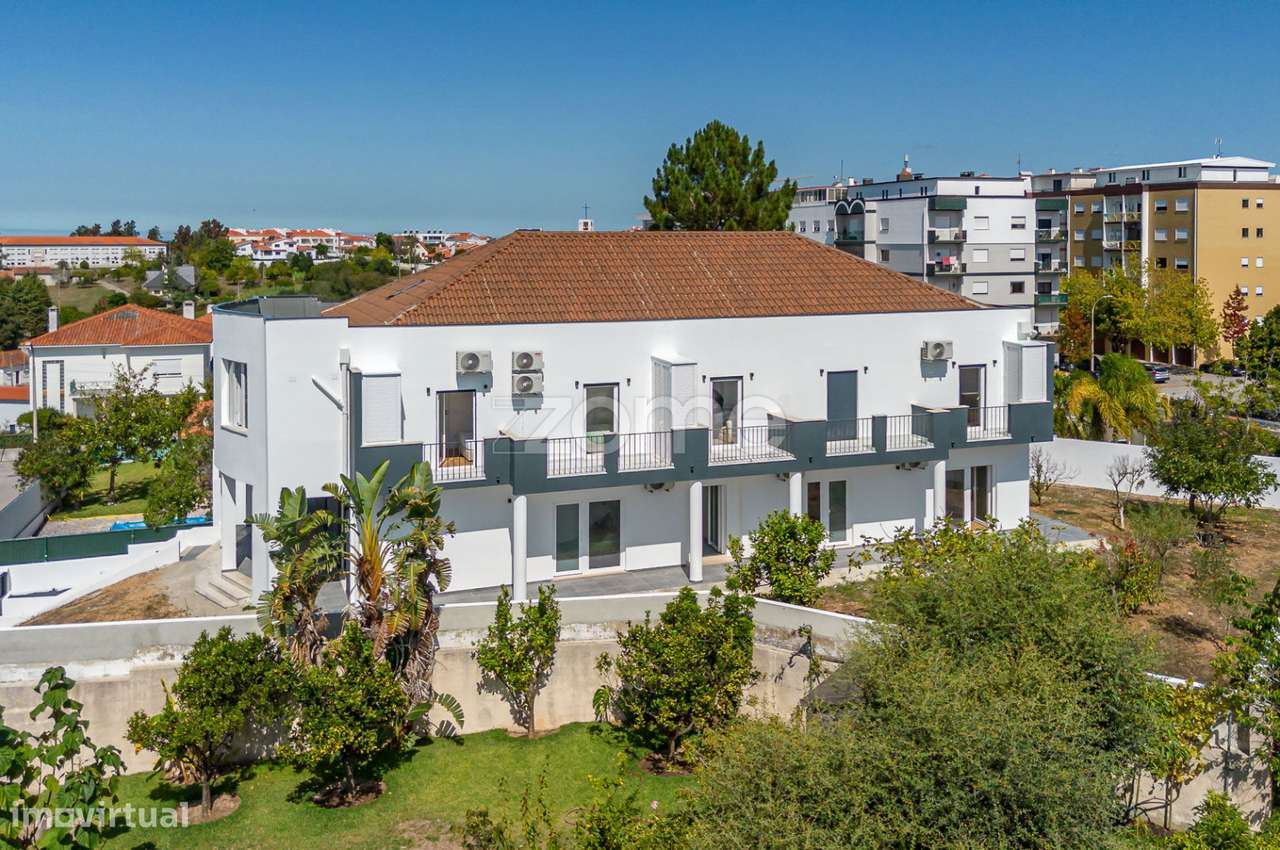 Prédio com 17 unidades habitacionais no centro de Leiria-5