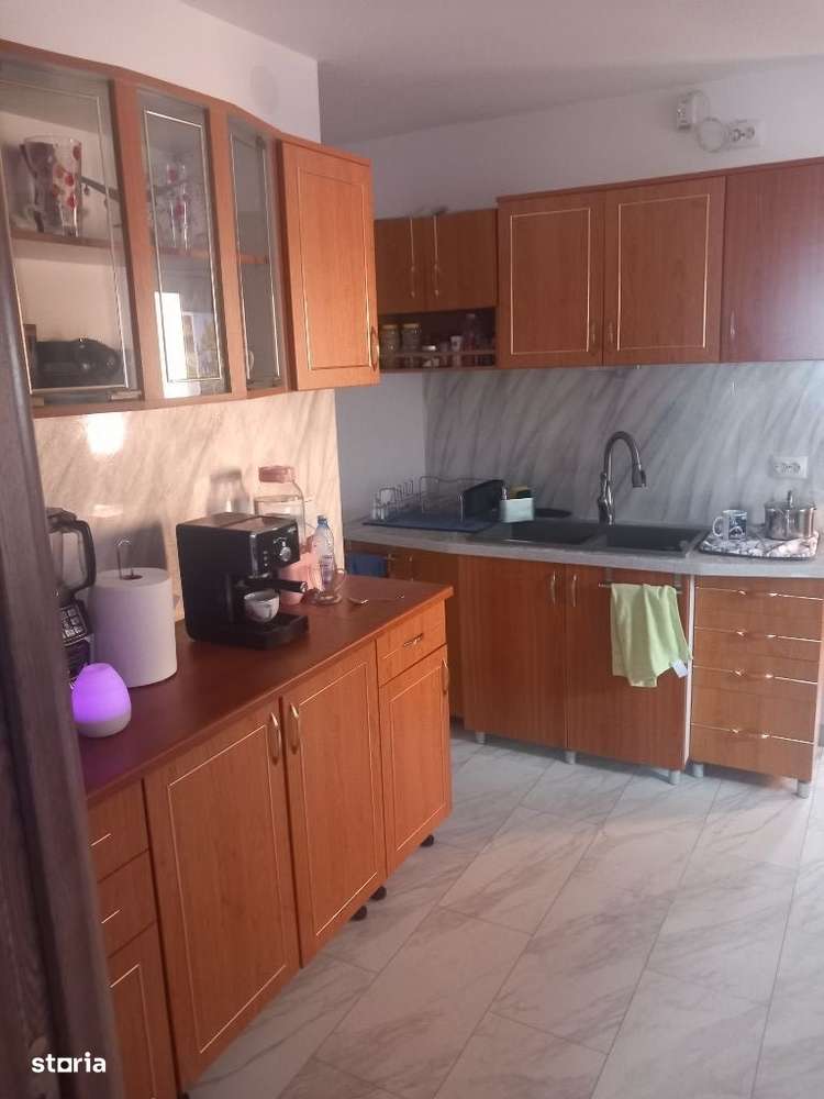 2 Case semimobilat in curte, cu garaj,280 mp,teren 700 mp,in Cristesti - Imagine principală: 5/20