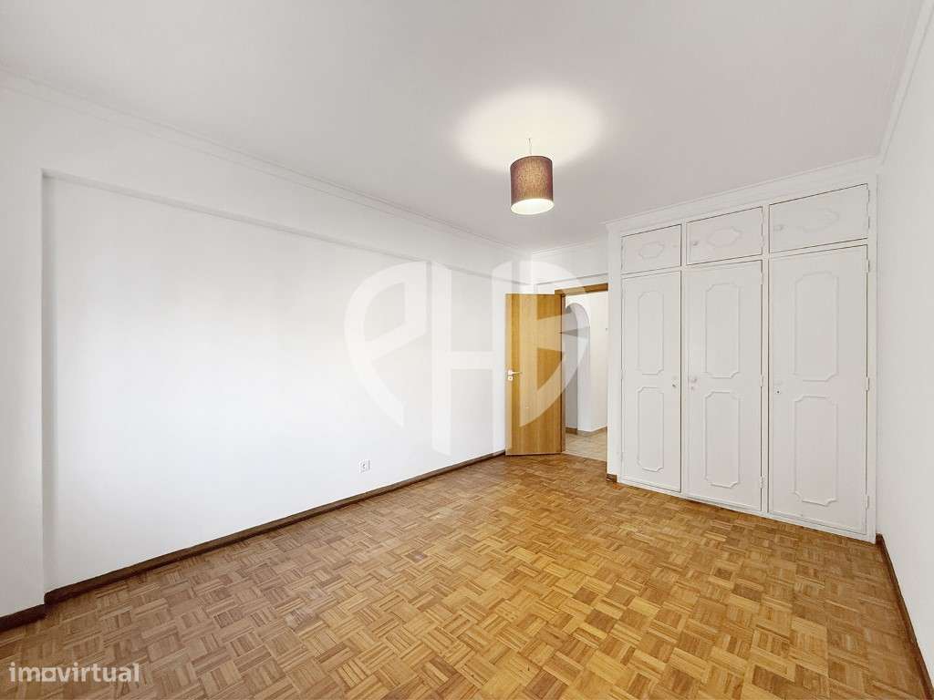 Apartamento T3 com 127 m² | Arrecadação nas Águas Furtadas | Massamá-21