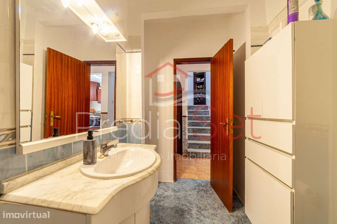 Moradia T4 em Quintinha - Palmela-46