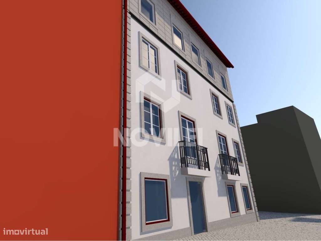 Prédio no Largo Paio Guterres, centro de Leiria. - Grande imagem: 2/16