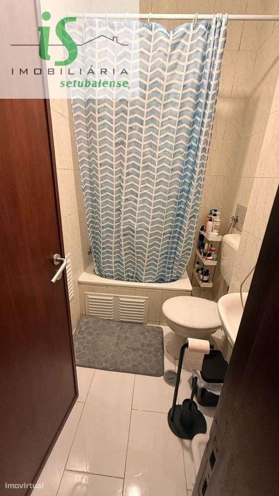 APARTAMENTO T1 NO BONFIM EM SETÚBAL-7