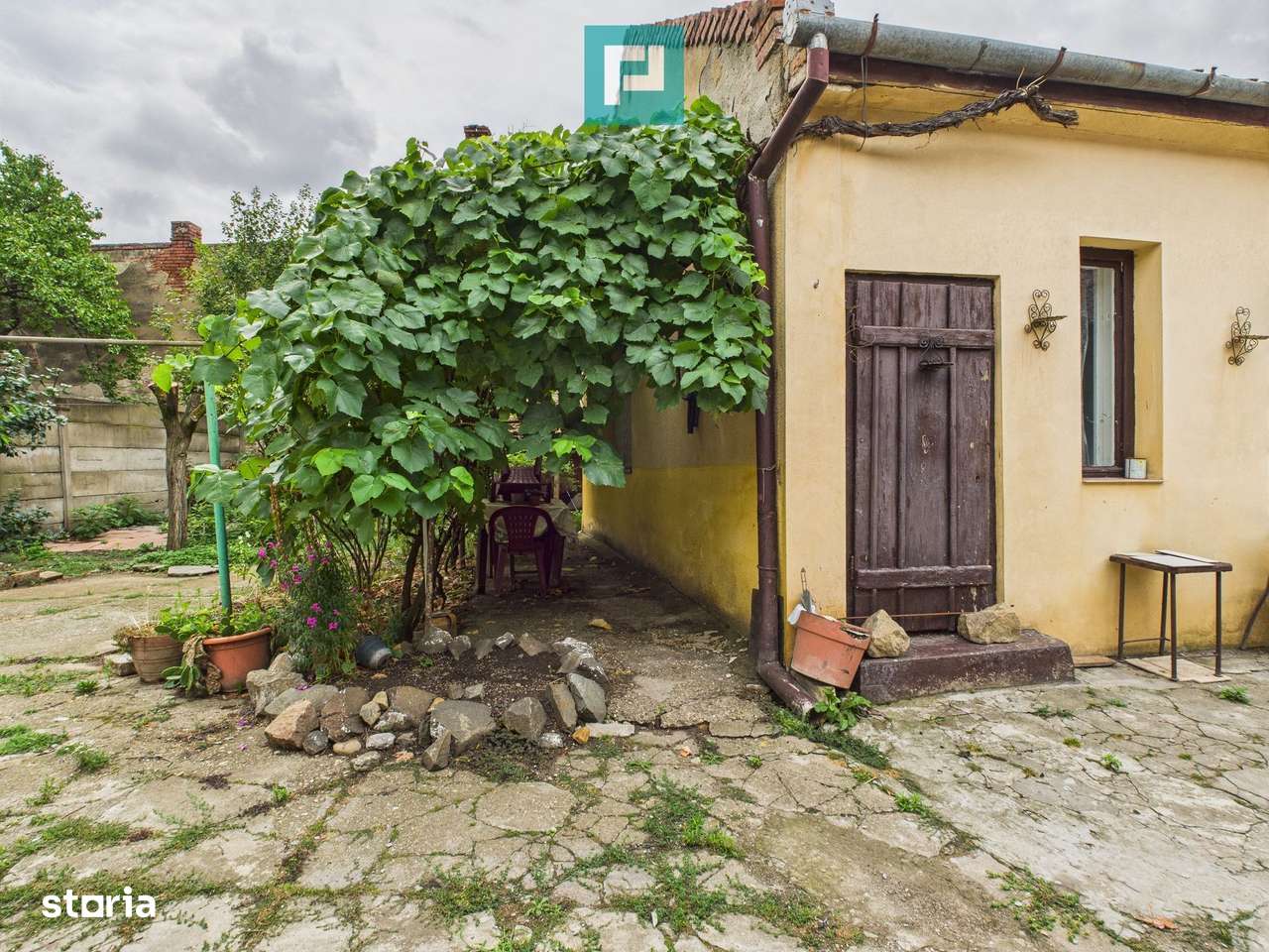 Apartament la casă cu 4 camere în Pârneava - Imagine principală: 2/14