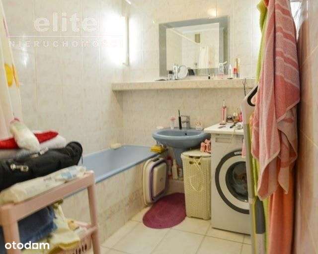 Wygodne trzypokojowe mieszkanie, klimatyzacja-10