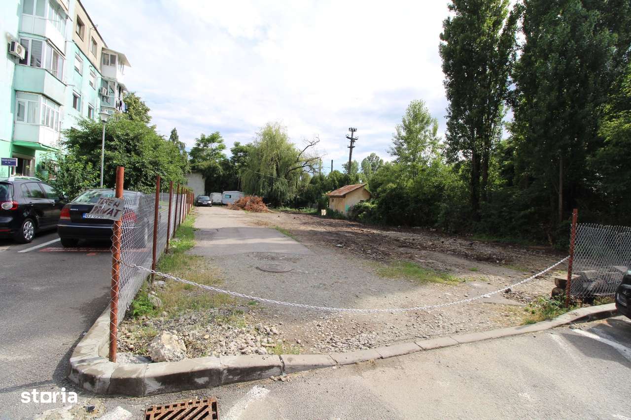 Teren intravilan de vanzare, 702 mp, zona 9 mai-1