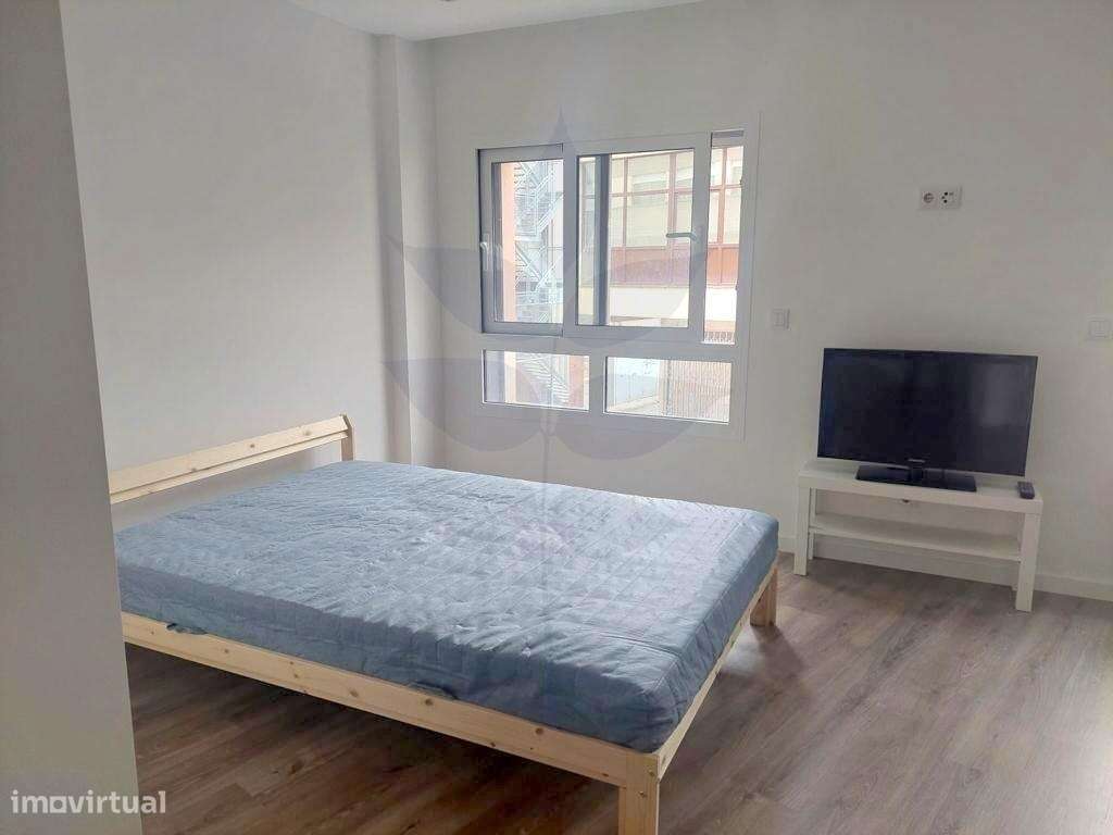 Apartamento T0 Renovado - Junto à Avenida da Liberdade, Braga-9