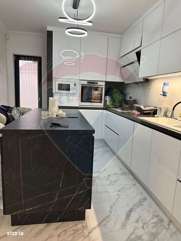 Casă / Vilă cu 6 camere de vânzare-6