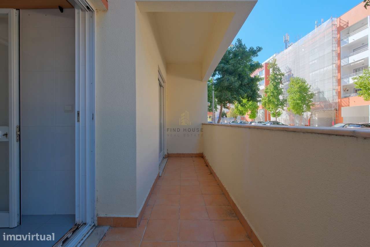 Vende-se T1 com garagem no Parque de São Domingos, em São Domingos de-23