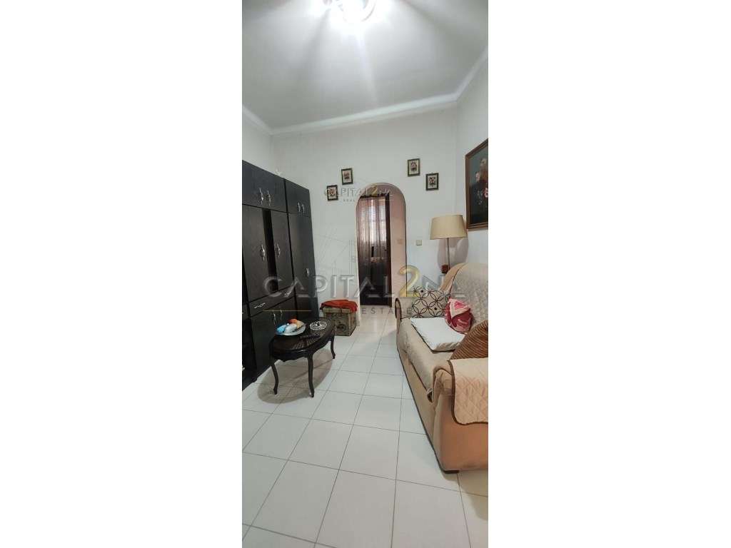 Prédio 4 Apartamentos T3 + Loja e ArmazémPrédio 4 Apartamentos T3 +...-38