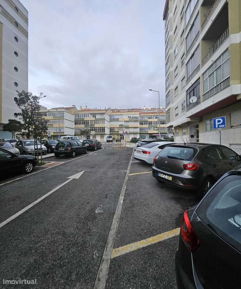 T3 com áreas generosas e excelente localização – Rua Cidade de Belg...-39