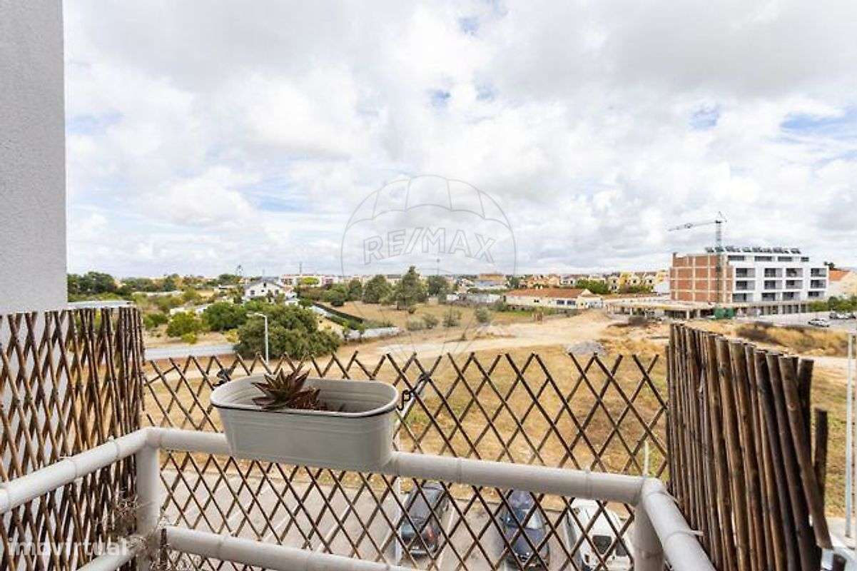 T2 com varanda - Quinta de Cima / Torre da Marinha-13