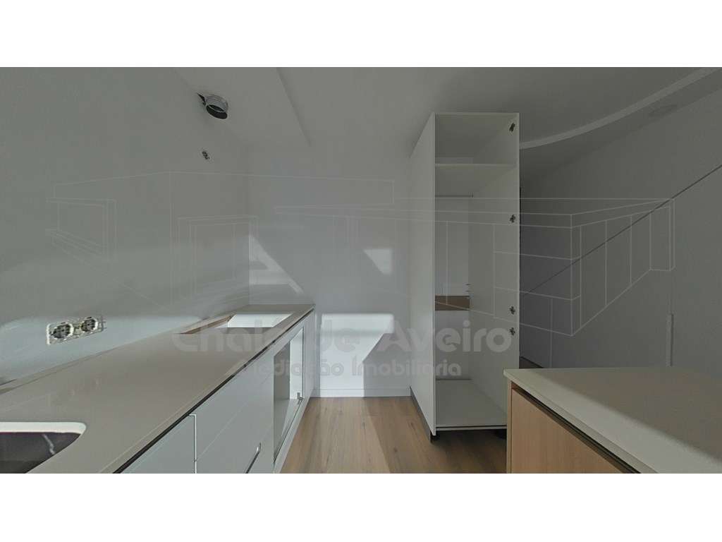 Apartamento T2 Duplex com garagem para 2 carros e terraço-2