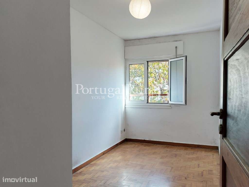 Apartamento T3 projecto Fernando Távora em Ramalde-20