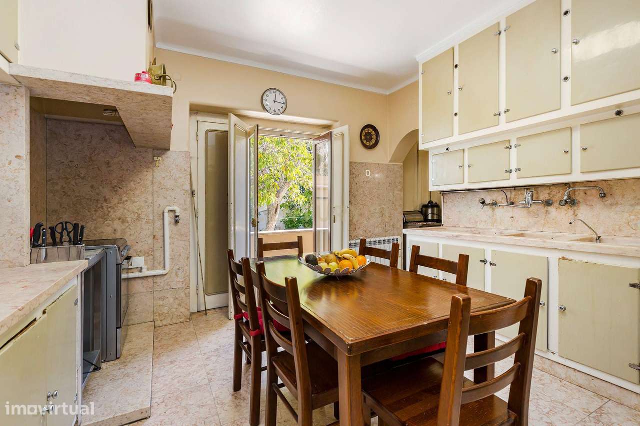 Charmosa Moradia em Alvalade para venda-25