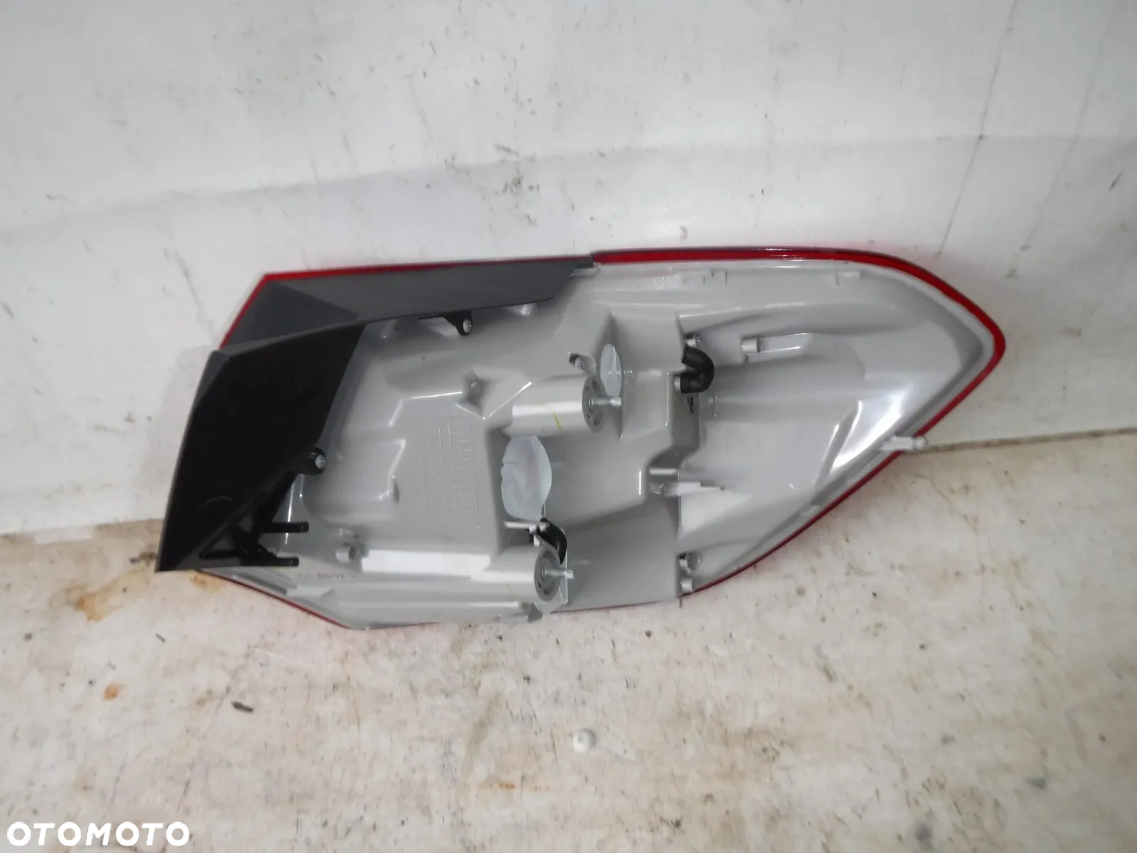 opel astra iv 4 j kombi lampa tył lewa tylna - 2