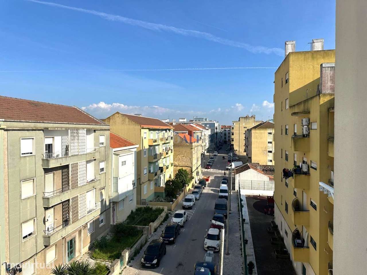 Apartamento T2 remodelado no centro do Barreiro, junto a transportes-19