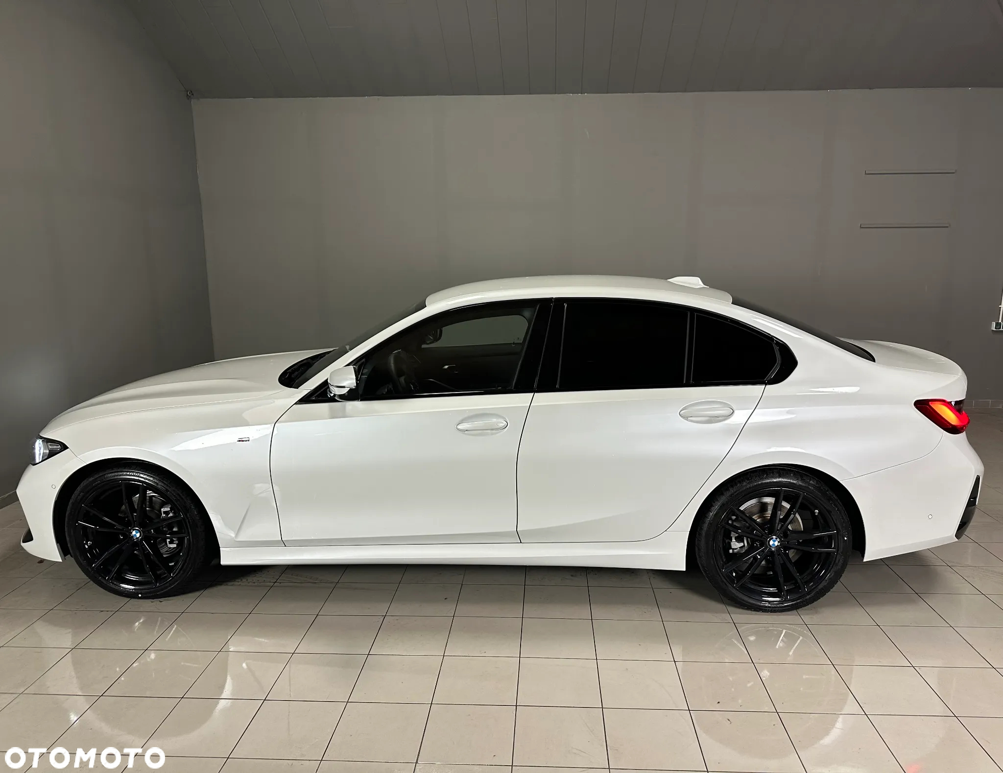 BMW Seria 3 318d M Sport - 2