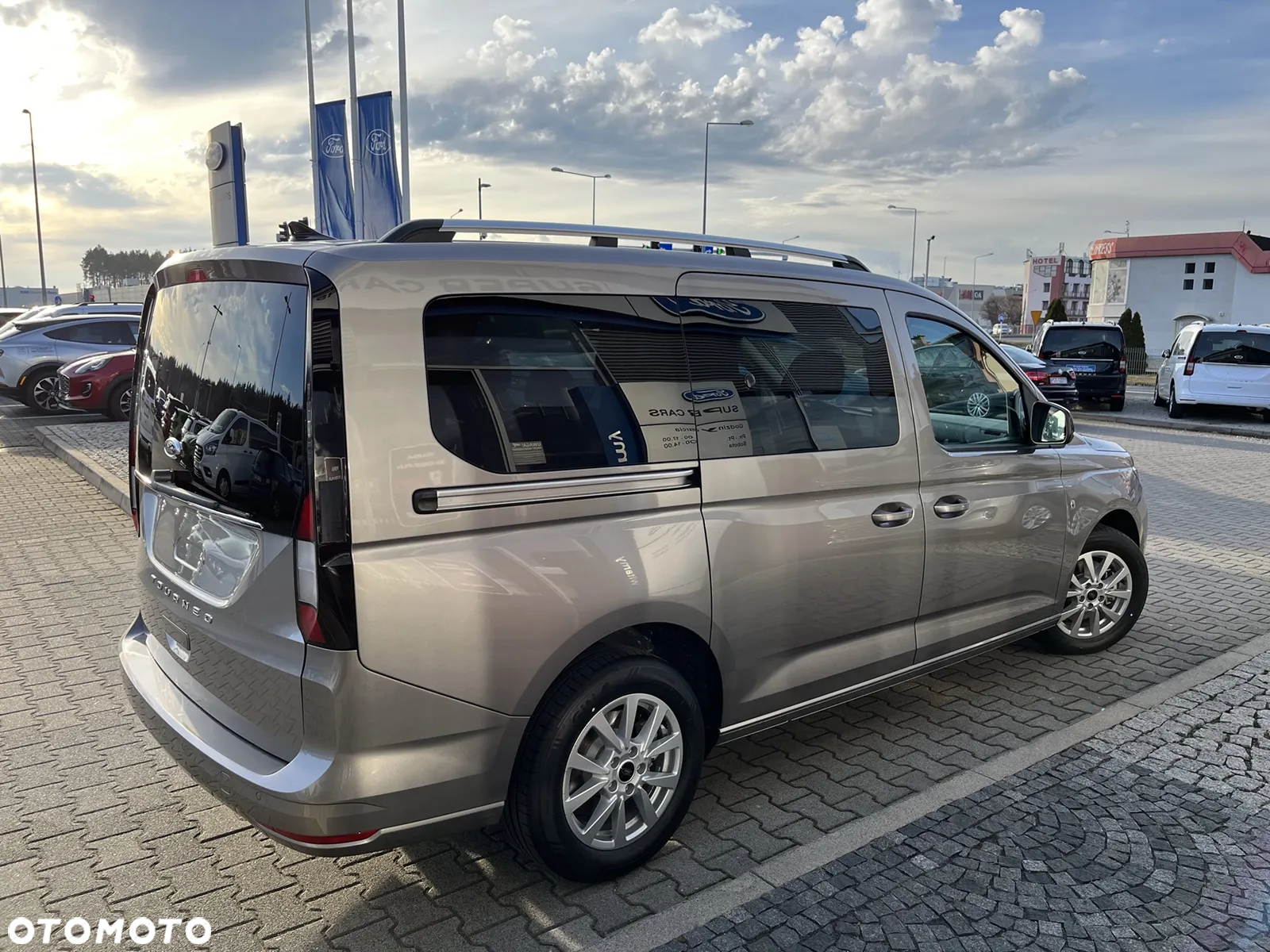 Ford Tourneo Connect Grand - 6