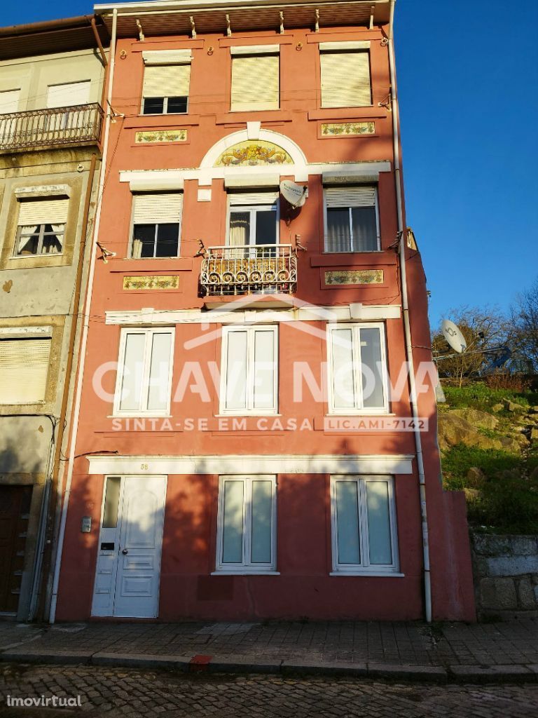 Prédio Habitacional em Zona Histórica do Porto (Virtudes)