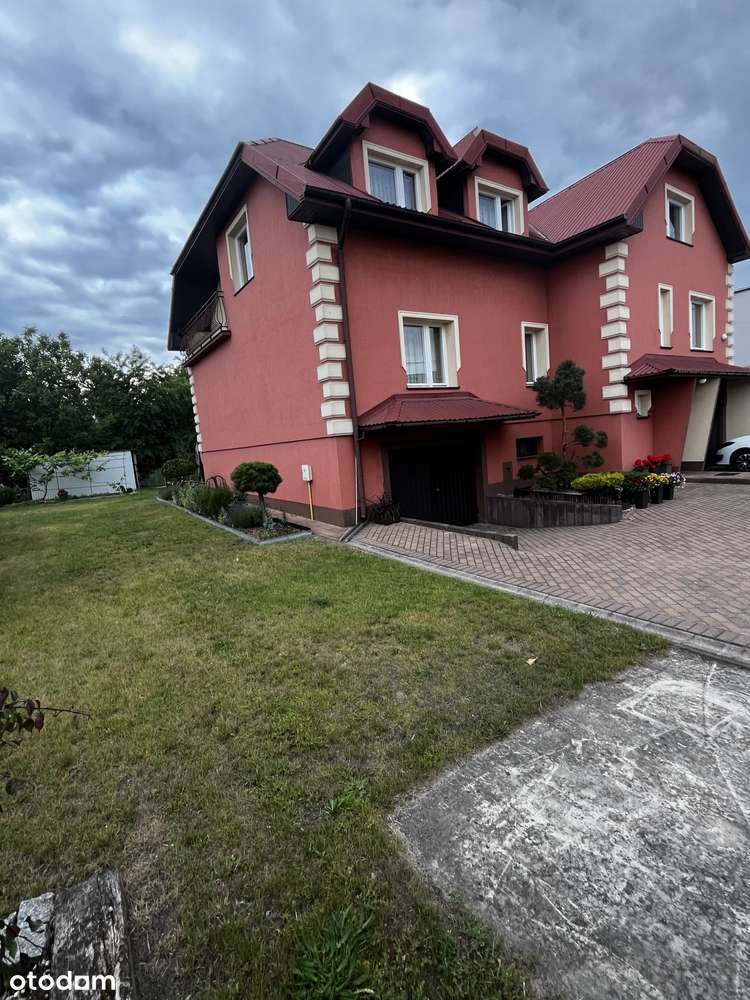 Dom | 260 m² | 2 garaże | Działka ok. 800 m² | Ostrowiec Świętokrzyski
