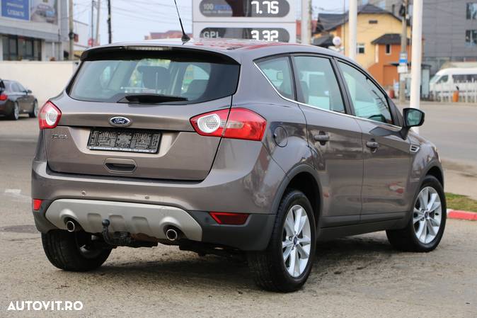 Ford Kuga 2.0 TDCi 4WD Powershift Titanium - 3