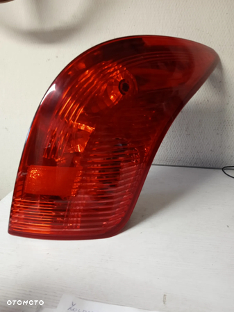 LAMPA TYLNA PEUGEOT 308 KOMBI 07-13 USZKODZONA - 2