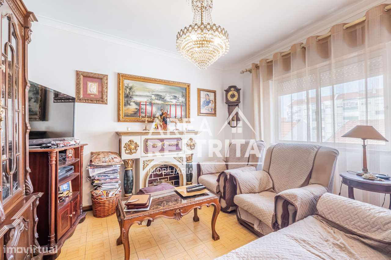Apartamento T2 na Baixa da Banheira - junto à estação de comboio-6