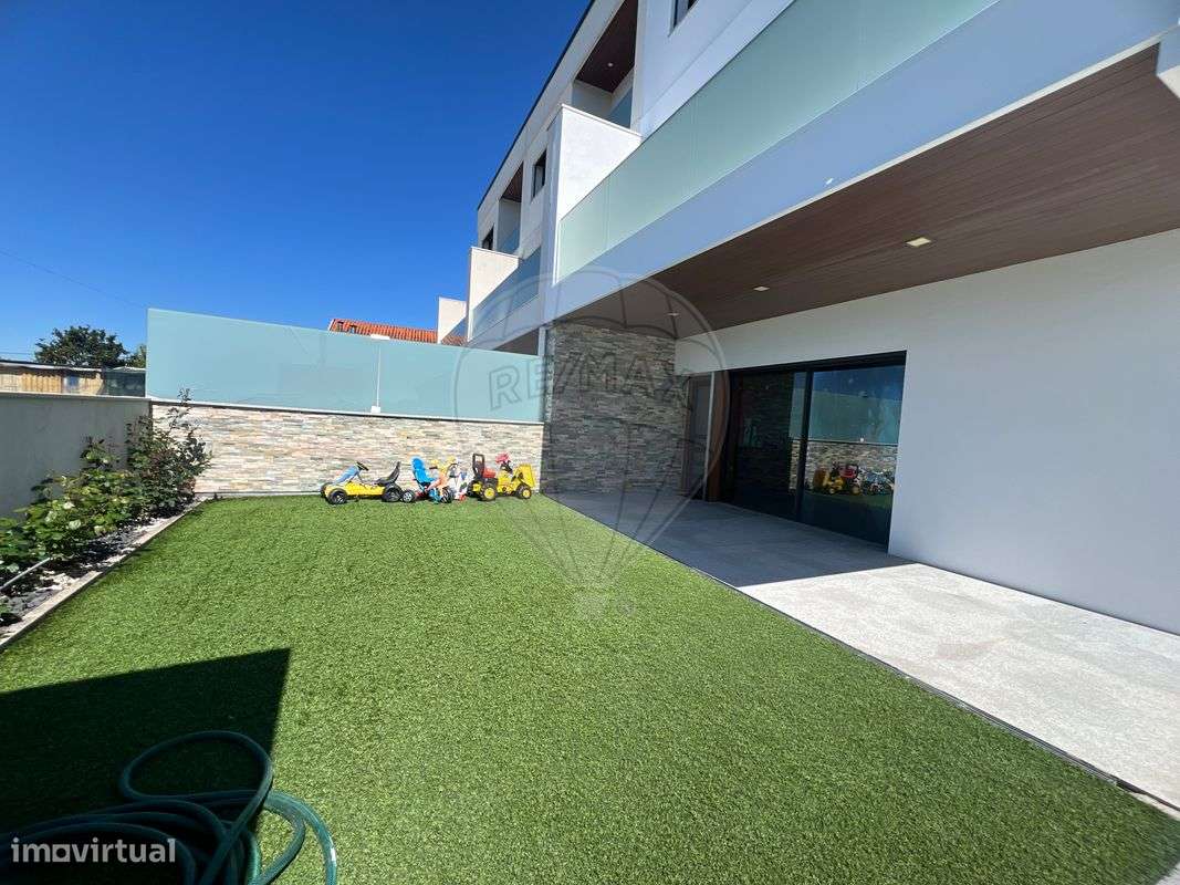 Moradia T4 para venda-27