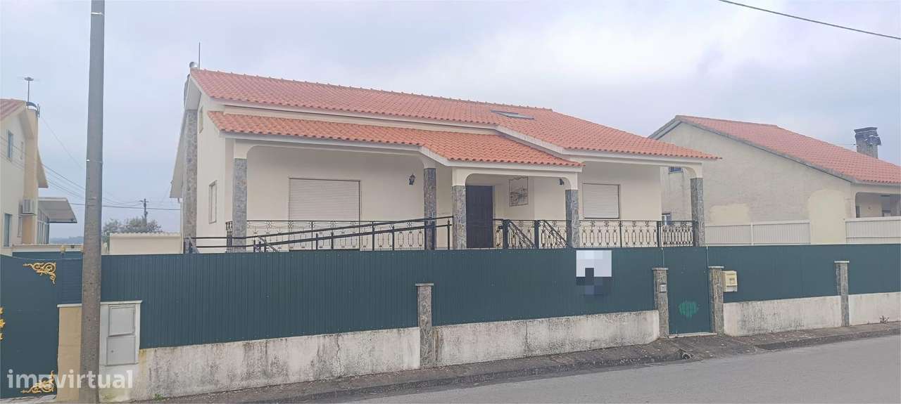 Moradia T6 com Cave, R/Chão e Sótão Aproveitado | A 3 km de Tomar-0