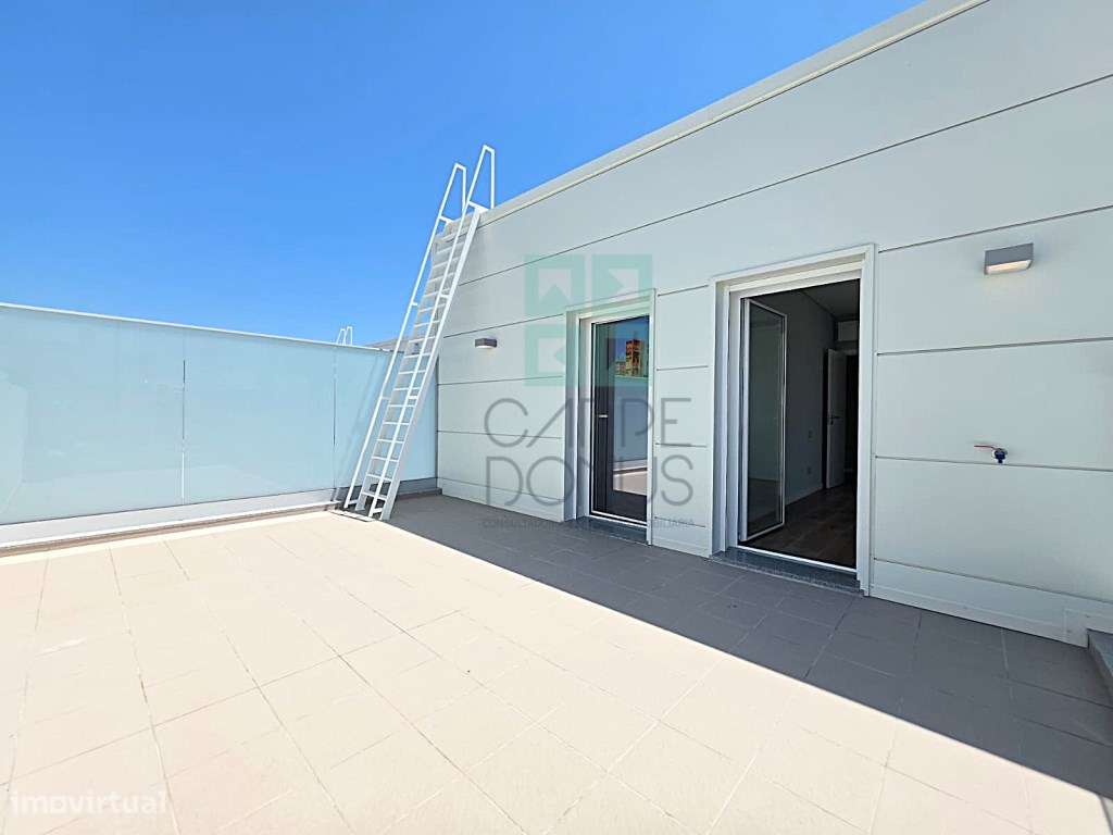 Moradia T4 com Piscina e Garagem Dupla perto do Centro de Tavira-26