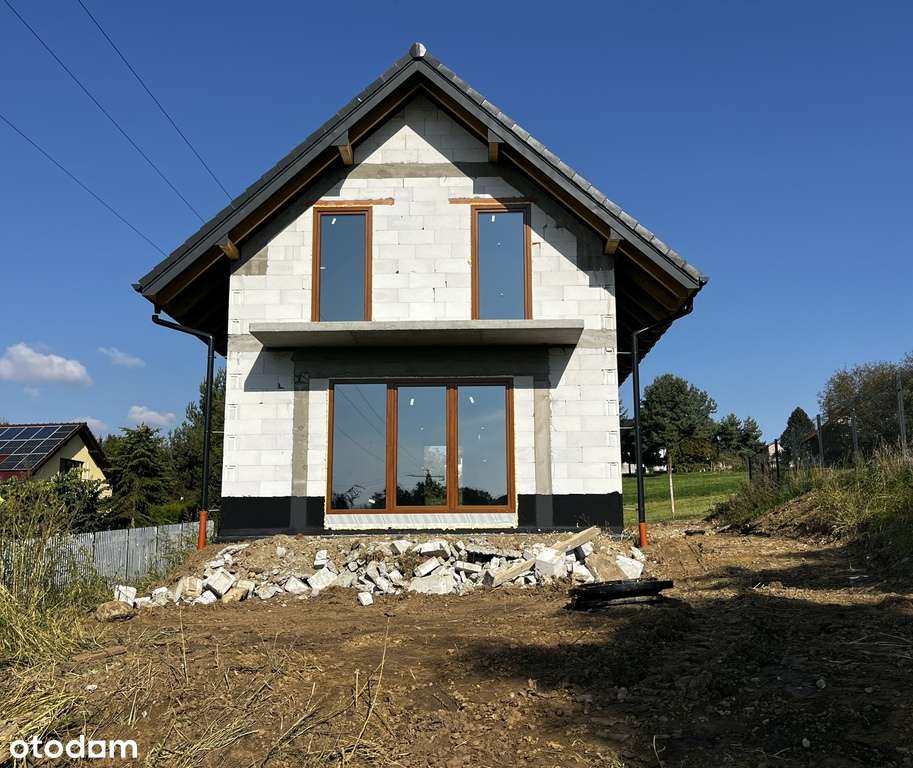 Nowy dom wolnostojący z widokiem na zieleń-11