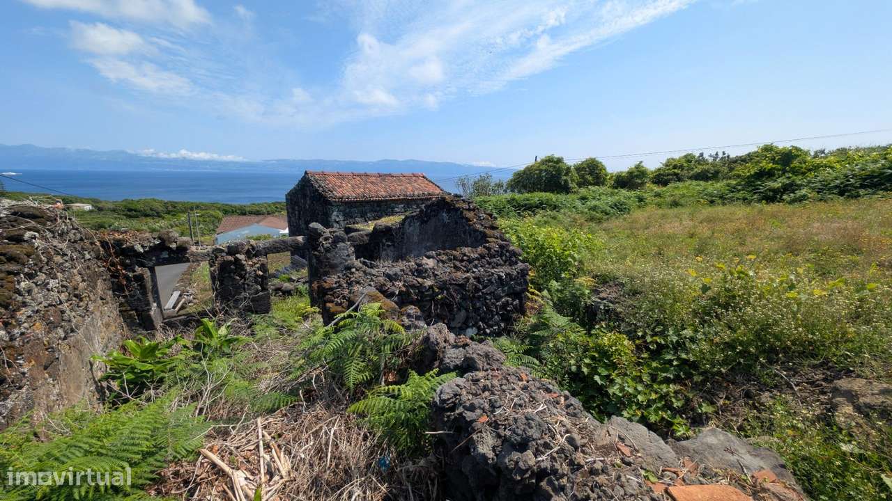Ruína com Potencial Turístico e Vistas Deslumbrantes na Ilha do Pico - Grande imagem: 4/29