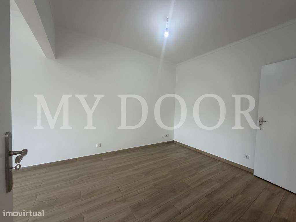 Apartamento p/ Venda - T2 - Barreiro - 2º andar - Central - Grande imagem: 4/39