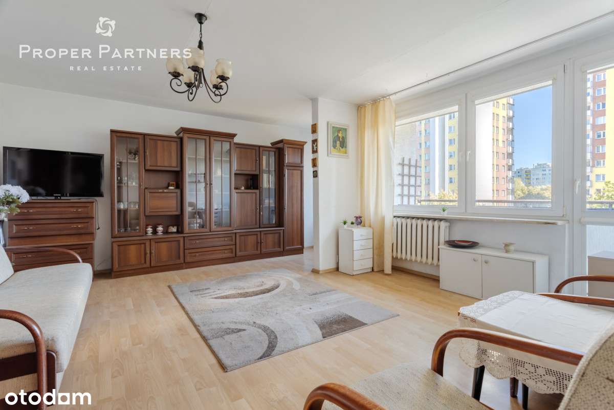 Ustawne mieszkanie na Bielanach 2-3 pok. z kuchnią-1