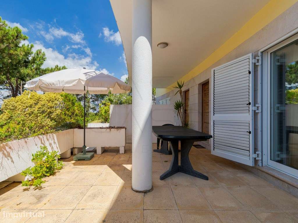 Moradia em Condomínio Fechado com Piscina e Terraço Privativo | A 1...-25