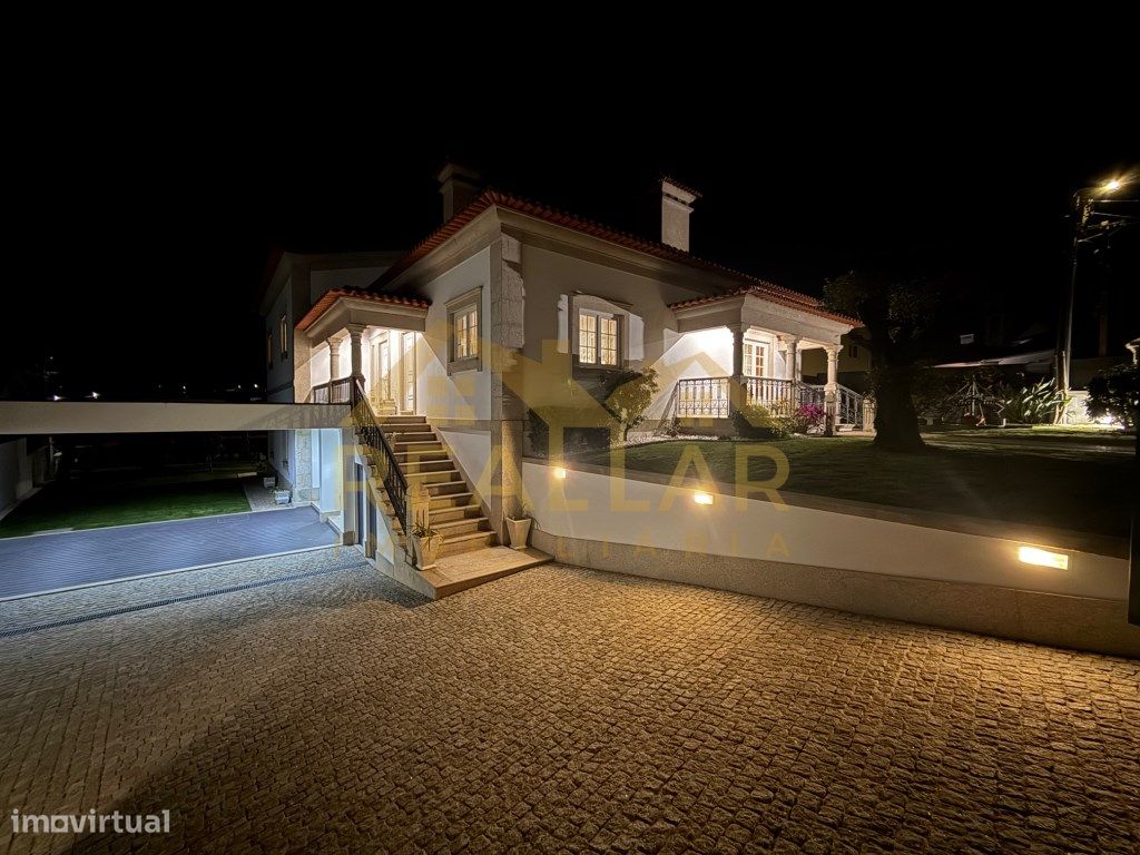 Imponente Moradia T7 em Macieira de Rates - Barcelos - Grande imagem: 1/54