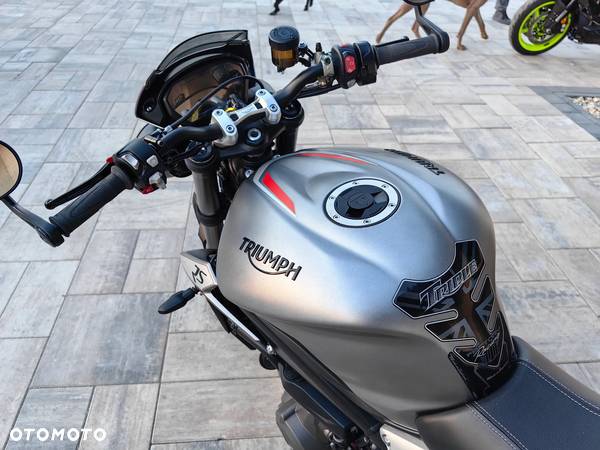 Triumph Street Triple - 33